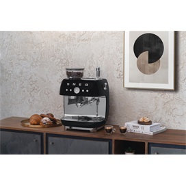 SMEG ŐRLŐVEL KOMBINÁLT ESPRESSO KÁVÉFŐZŐ, fekete