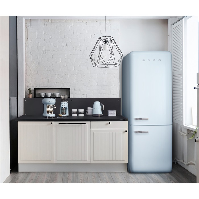 SMEG VÍZFORRALÓ, retro, állítható hőmérséklet, világoskék