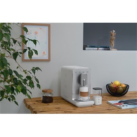 SMEG AUTOMATA KÁVÉFŐZŐ, retro, tejhabosító funkció, cappuccino/latte macchiato funkció, matt fehér